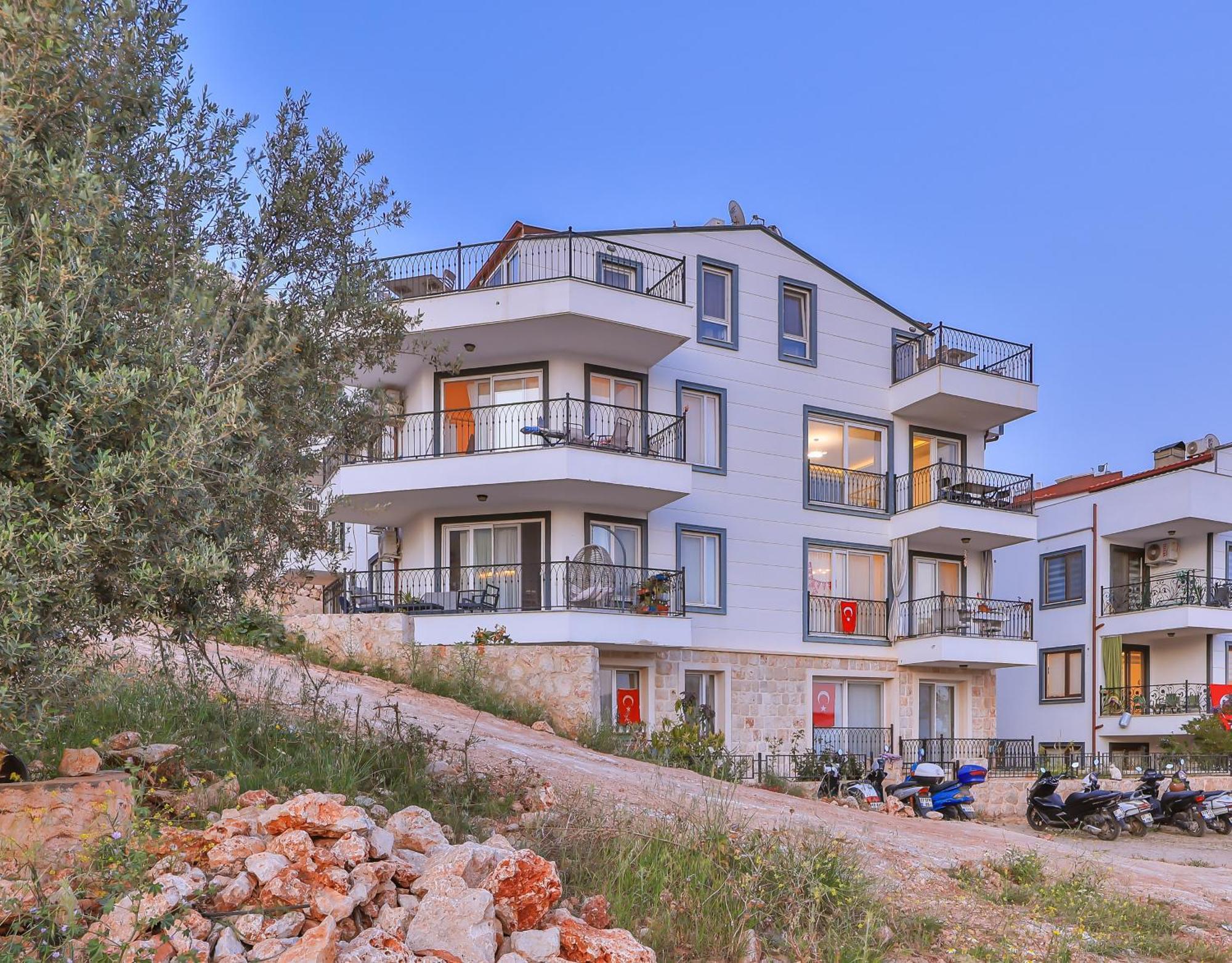 Goekyuezue Suit Apart Kaş Eksteriør billede